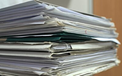 OBVLADOVANJE VEČJEZIČNE RAZPISNE DOKUMENTACIJE ZA OBSEŽNE PROJEKTE: VODNIK ZA ODVETNIKE IN SVETOVALCE